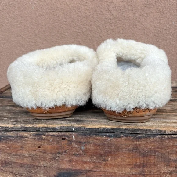 Tory Burch Cozy Tan Suede Slippers with Cream Fur Lining - Picture 5 of 8